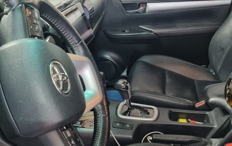Toyota Hilux VIII, 2018 год, 3 800 000 рублей, 7 фотография