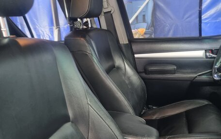Toyota Hilux VIII, 2018 год, 3 800 000 рублей, 14 фотография