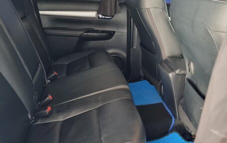 Toyota Hilux VIII, 2018 год, 3 800 000 рублей, 11 фотография