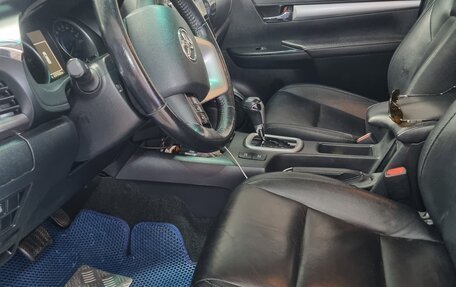 Toyota Hilux VIII, 2018 год, 3 800 000 рублей, 8 фотография
