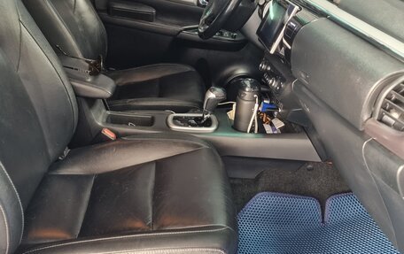 Toyota Hilux VIII, 2018 год, 3 800 000 рублей, 12 фотография