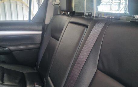 Toyota Hilux VIII, 2018 год, 3 800 000 рублей, 25 фотография
