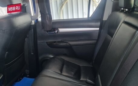 Toyota Hilux VIII, 2018 год, 3 800 000 рублей, 26 фотография