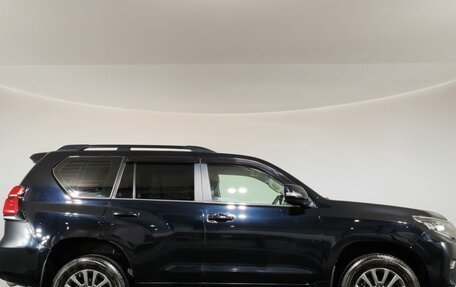 Toyota Land Cruiser Prado 150 рестайлинг 2, 2017 год, 3 480 000 рублей, 4 фотография