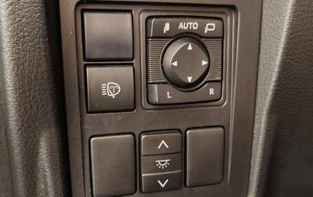 Toyota Land Cruiser Prado 150 рестайлинг 2, 2017 год, 3 480 000 рублей, 17 фотография