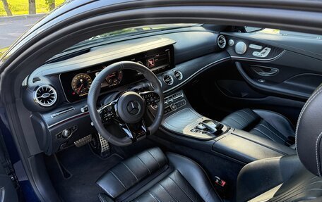 Mercedes-Benz E-Класс, 2018 год, 3 950 000 рублей, 8 фотография