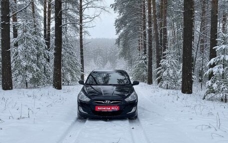 Hyundai Solaris II рестайлинг, 2012 год, 500 000 рублей, 1 фотография