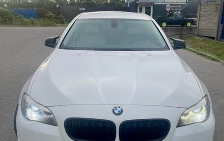 BMW 5 серия, 2012 год, 1 350 000 рублей, 2 фотография