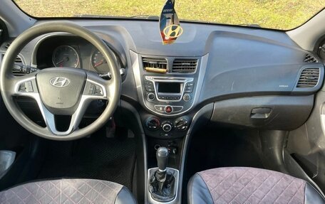 Hyundai Solaris II рестайлинг, 2012 год, 500 000 рублей, 7 фотография