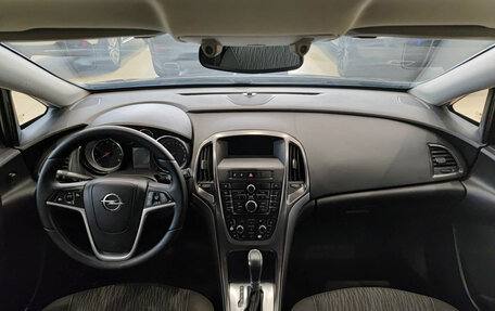 Opel Astra J, 2011 год, 550 000 рублей, 17 фотография
