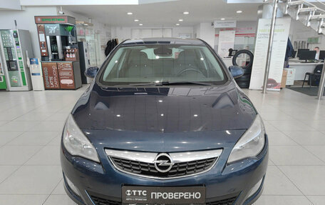 Opel Astra J, 2011 год, 550 000 рублей, 2 фотография