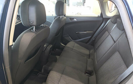 Opel Astra J, 2011 год, 550 000 рублей, 15 фотография