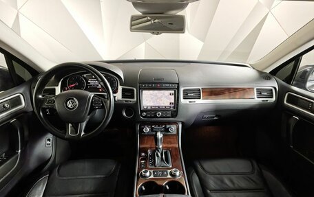 Volkswagen Touareg III, 2015 год, 2 497 000 рублей, 19 фотография