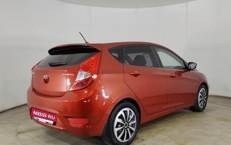Hyundai Solaris II рестайлинг, 2011 год, 1 100 000 рублей, 5 фотография