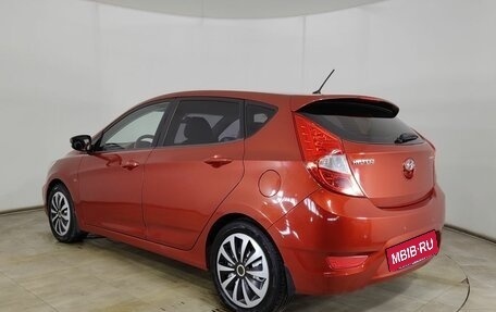 Hyundai Solaris II рестайлинг, 2011 год, 1 100 000 рублей, 6 фотография