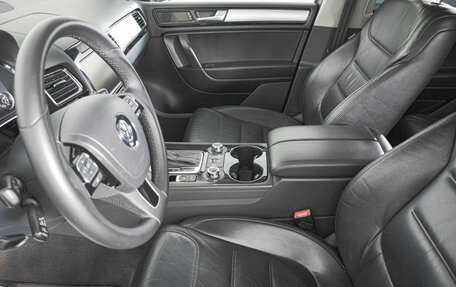 Volkswagen Touareg III, 2010 год, 1 889 000 рублей, 8 фотография