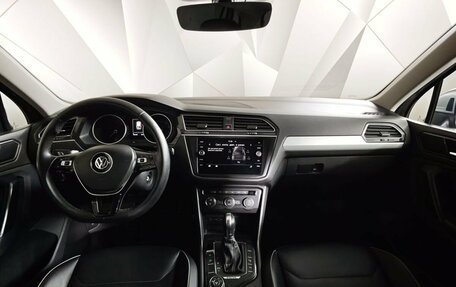 Volkswagen Tiguan II, 2018 год, 2 377 000 рублей, 13 фотография