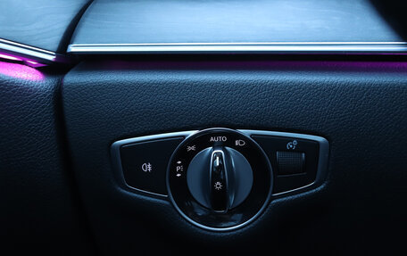 Mercedes-Benz E-Класс, 2019 год, 2 800 000 рублей, 21 фотография