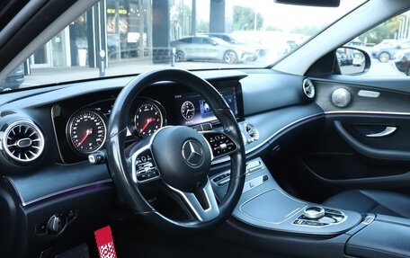 Mercedes-Benz E-Класс, 2019 год, 2 800 000 рублей, 13 фотография