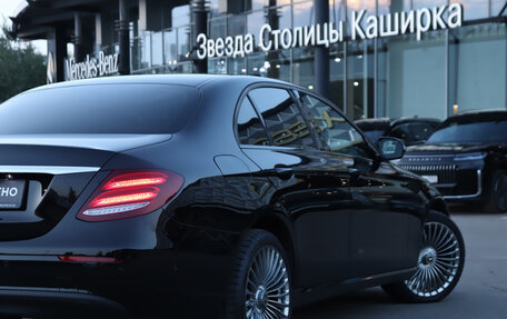 Mercedes-Benz E-Класс, 2019 год, 2 800 000 рублей, 26 фотография