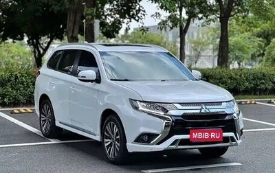 Mitsubishi Outlander III рестайлинг 3, 2022 год, 2 100 000 рублей, 1 фотография