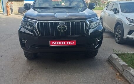 Toyota Land Cruiser Prado 150 рестайлинг 2, 2018 год, 3 600 000 рублей, 1 фотография