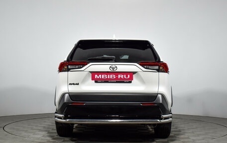 Toyota RAV4, 2020 год, 2 470 000 рублей, 6 фотография