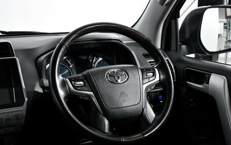 Toyota Land Cruiser Prado 150 рестайлинг 2, 2019 год, 4 850 000 рублей, 19 фотография