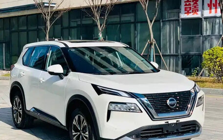 Nissan X-Trail, 2023 год, 2 800 000 рублей, 2 фотография