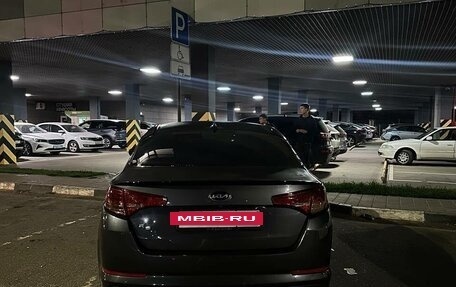 KIA K5 I рестайлинг, 2013 год, 750 000 рублей, 3 фотография
