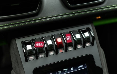 Lamborghini Huracán, 2024 год, 29 990 000 рублей, 18 фотография