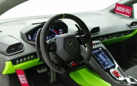 Lamborghini Huracán, 2024 год, 29 990 000 рублей, 10 фотография