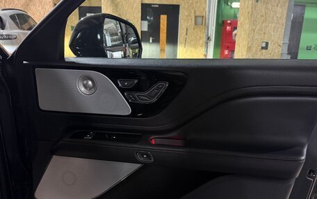 Lincoln Aviator II, 2019 год, 4 000 000 рублей, 10 фотография