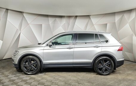 Volkswagen Tiguan II, 2018 год, 2 377 000 рублей, 5 фотография