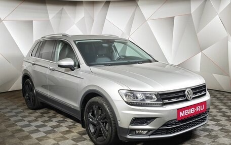 Volkswagen Tiguan II, 2018 год, 2 377 000 рублей, 3 фотография