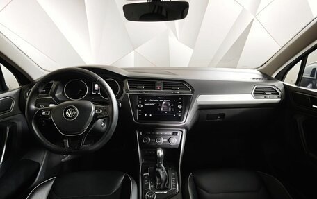 Volkswagen Tiguan II, 2018 год, 2 377 000 рублей, 13 фотография