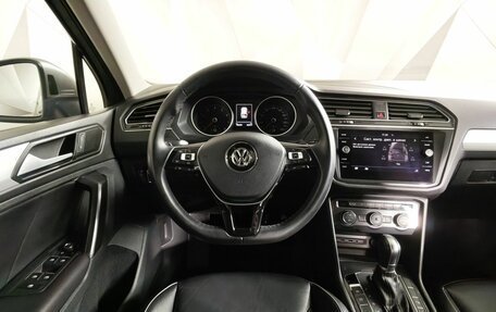Volkswagen Tiguan II, 2018 год, 2 377 000 рублей, 19 фотография