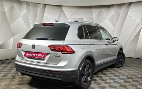 Volkswagen Tiguan II, 2018 год, 2 377 000 рублей, 2 фотография