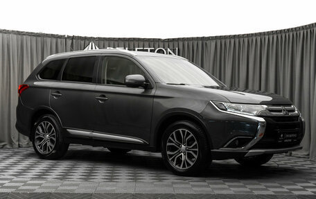 Mitsubishi Outlander III рестайлинг 3, 2016 год, 2 270 000 рублей, 2 фотография