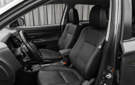 Mitsubishi Outlander III рестайлинг 3, 2016 год, 2 270 000 рублей, 9 фотография