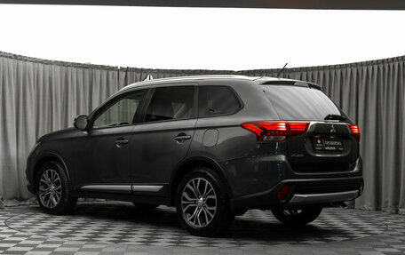 Mitsubishi Outlander III рестайлинг 3, 2016 год, 2 270 000 рублей, 4 фотография