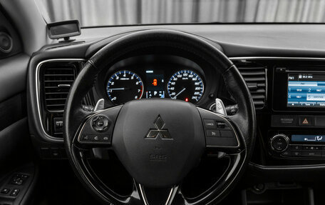 Mitsubishi Outlander III рестайлинг 3, 2016 год, 2 270 000 рублей, 10 фотография
