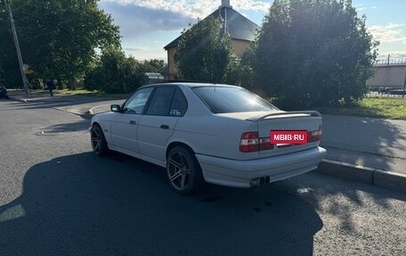 BMW 5 серия, 1992 год, 550 000 рублей, 2 фотография