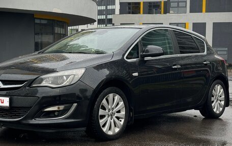 Opel Astra J, 2013 год, 900 000 рублей, 2 фотография