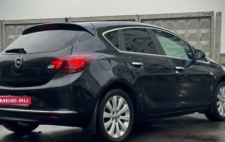 Opel Astra J, 2013 год, 900 000 рублей, 3 фотография