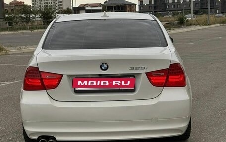 BMW 3 серия, 2011 год, 1 020 000 рублей, 8 фотография