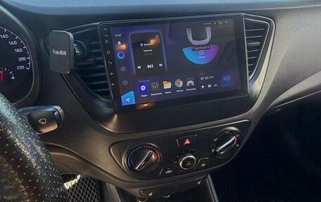 Hyundai Solaris II рестайлинг, 2019 год, 950 000 рублей, 10 фотография