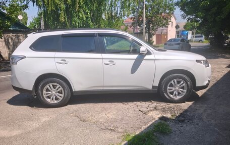 Mitsubishi Outlander III рестайлинг 3, 2012 год, 1 499 000 рублей, 9 фотография