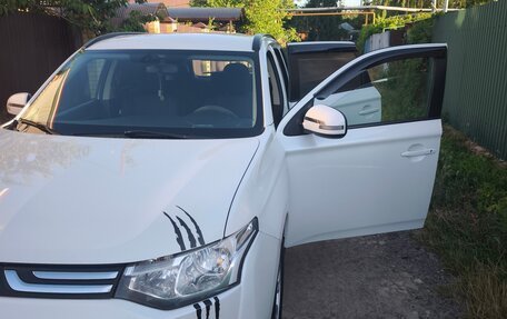 Mitsubishi Outlander III рестайлинг 3, 2012 год, 1 499 000 рублей, 11 фотография