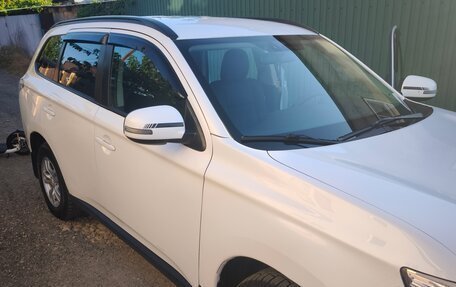 Mitsubishi Outlander III рестайлинг 3, 2012 год, 1 499 000 рублей, 13 фотография